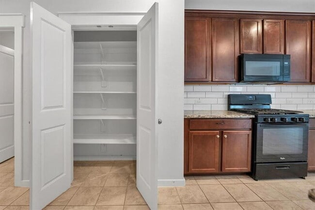 Building Photo - 31415 Stone Ridge Forest Dr