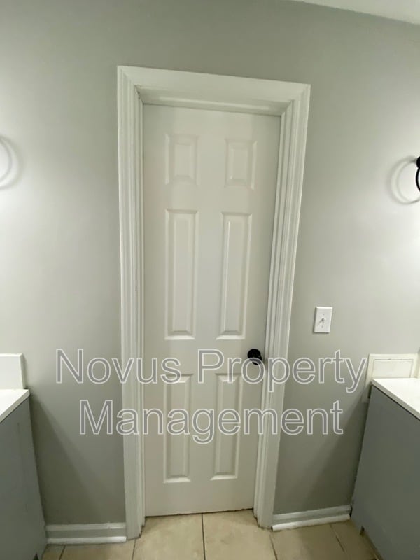 Building Photo - 619 South St