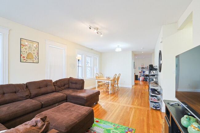 4BR, 2BA - 1,289SF - Living & Dining Room - 7-9 Bonner Ave