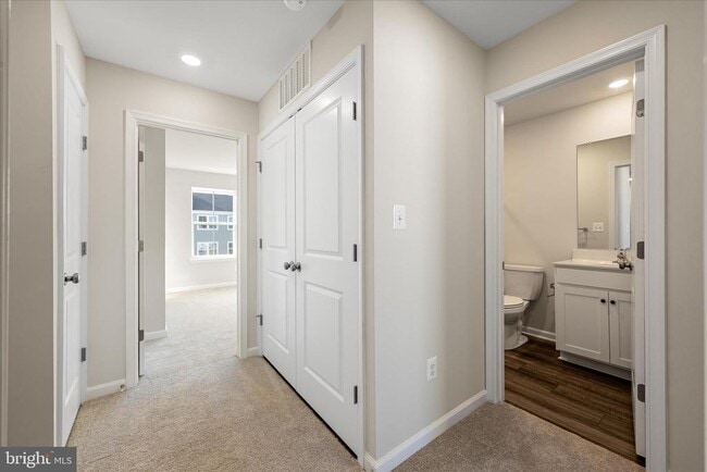 Building Photo - 403 18th Ave