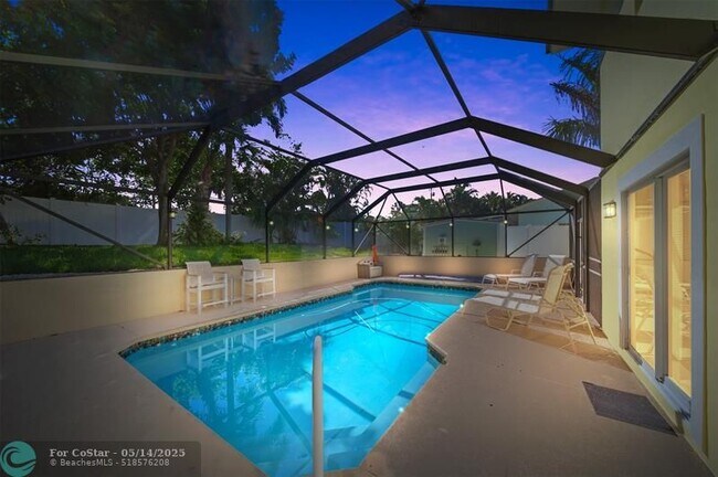 Building Photo - 4255 NE Sunset Dr
