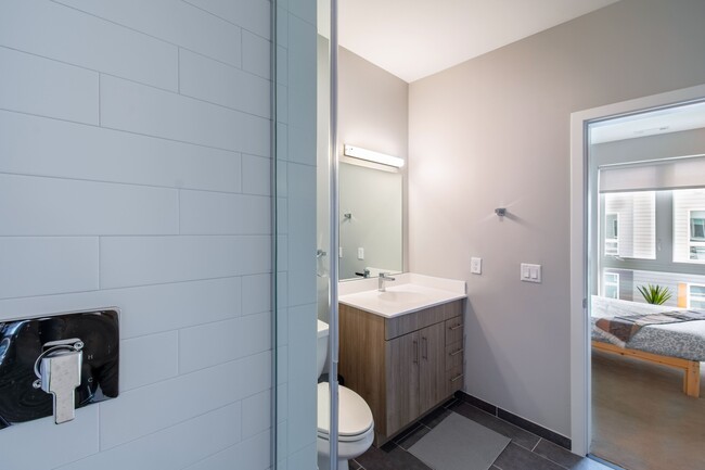 Building Photo - Master Room & Ensuite Bath - The Arris