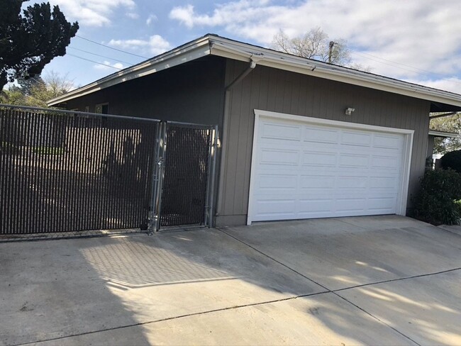 Building Photo - $4,200 - 4 Bed / 2 Bath Home in La Mesa