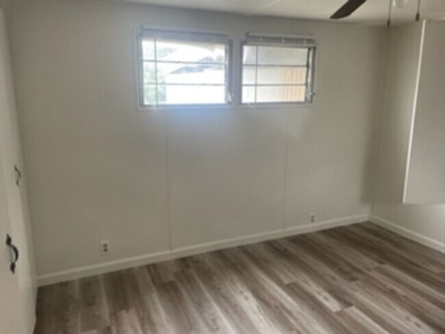 Building Photo - FOR RENT 55+COMMUNITY