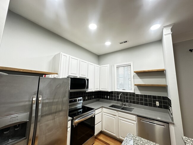 Kitchen - 756 N Davidson St