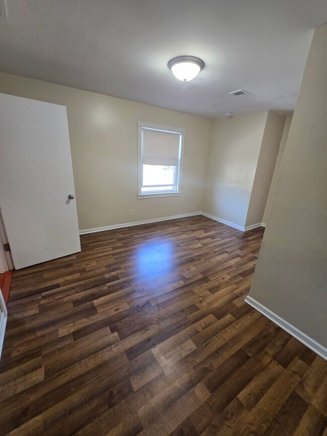 Building Photo - 3334 Michigan St