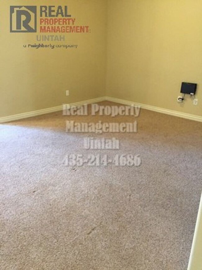 Building Photo - 431 E Gray Fox Ln