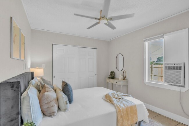 Building Photo - Available NOW