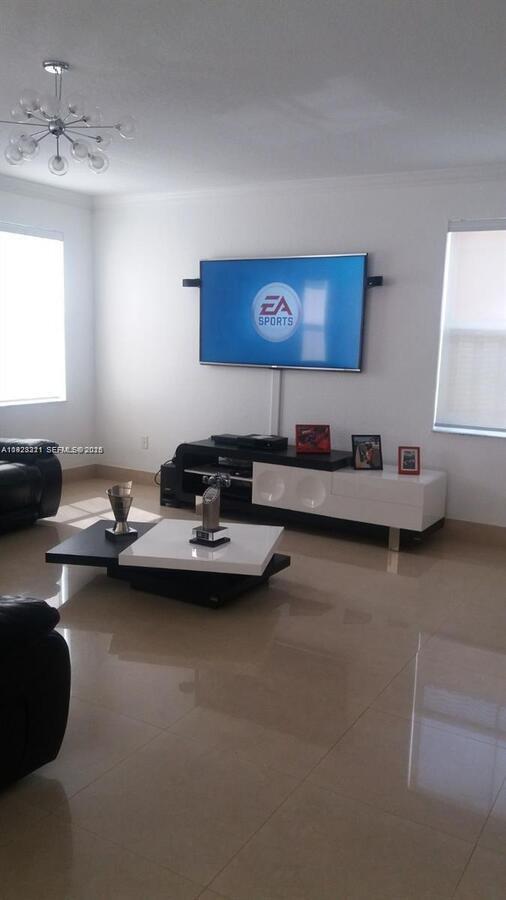 Building Photo - 7903 NW 111th Ct