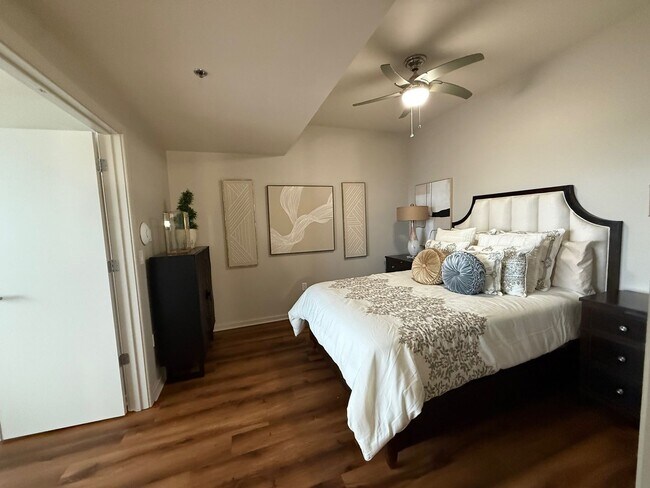 Building Photo - River Market Tower - Unit 1406