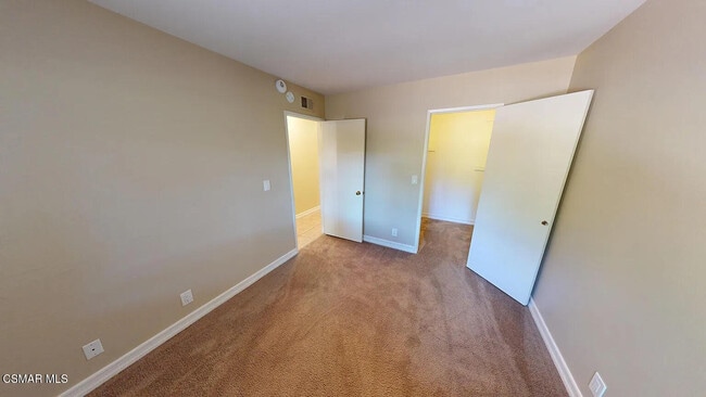 Building Photo - 2585 Northshore Ln