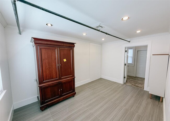 Building Photo - 1120 NW 51st St