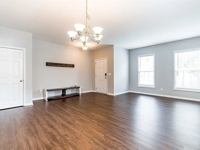 Building Photo - Stunning 3BD, 2.5BA Raleigh Home in the Prestigious Eagle Ridge Golf Community with Premier Ameni...