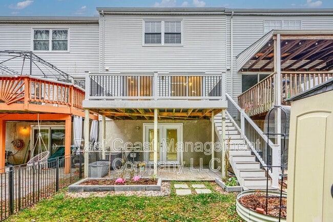 Building Photo - 12 Perryfalls Pl