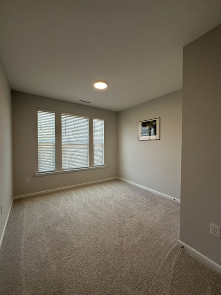 Building Photo - 7125 Crested Iris Pl