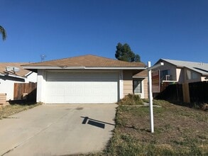 Building Photo - SINGLE STORY 2 BEDROOM