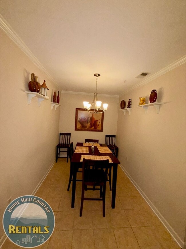 Building Photo - Fully Furnished Spacious 2 Story Condo at Pine Ridge