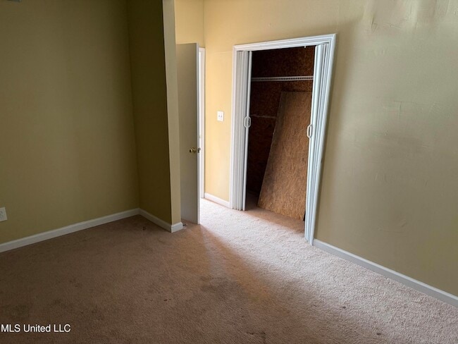 Building Photo - 10633 Woolmarket Lake Rd