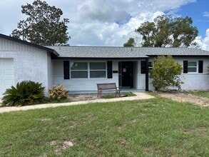 Building Photo - 977 E Normandy Blvd