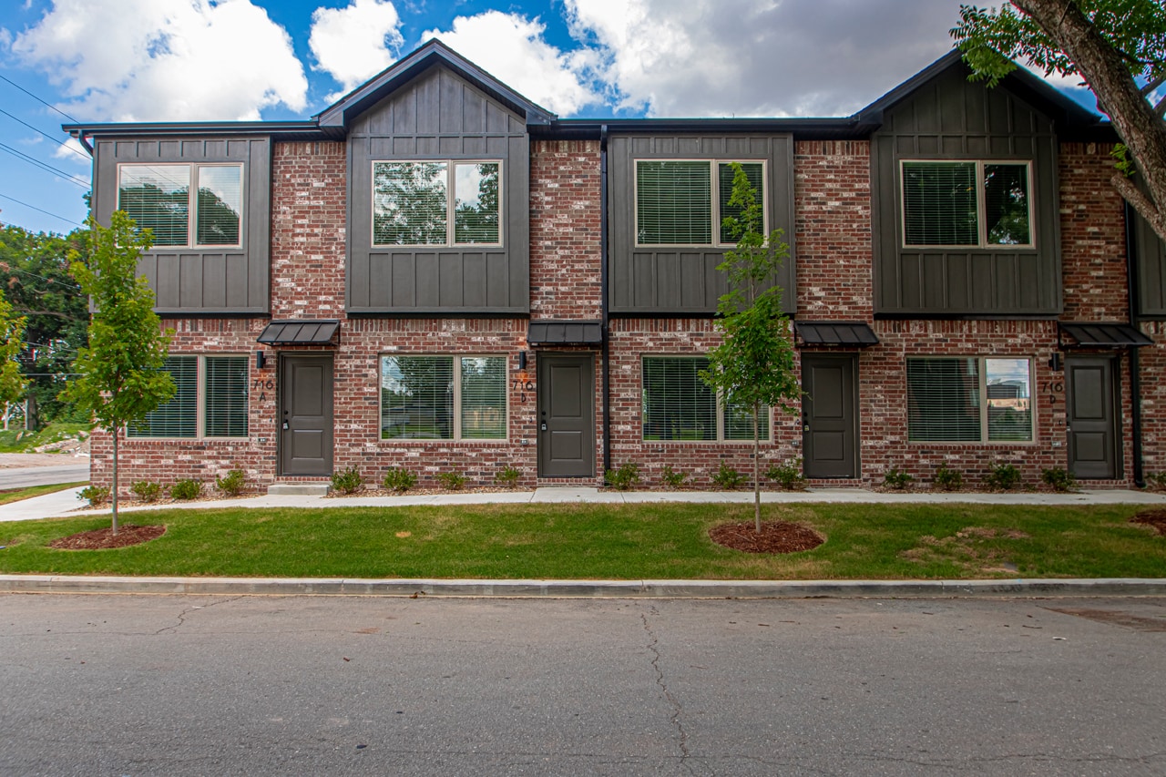 Building Photo - 716 N Olive St