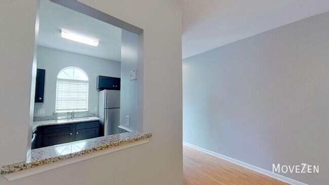 Building Photo - 725 Bragg Dr