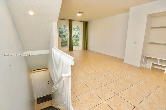 Building Photo - 1033 NE 17th Way