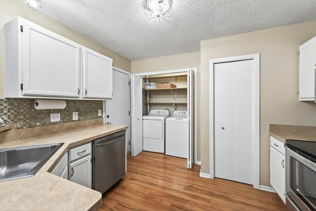 Building Photo - 13460 60th Pl N