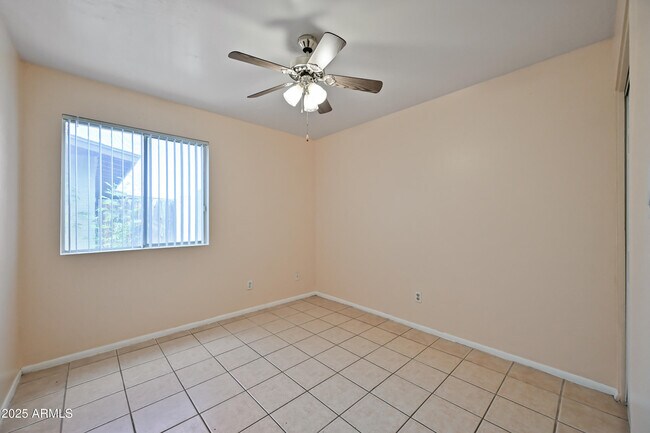 Building Photo - 8444 W Montecito Ave