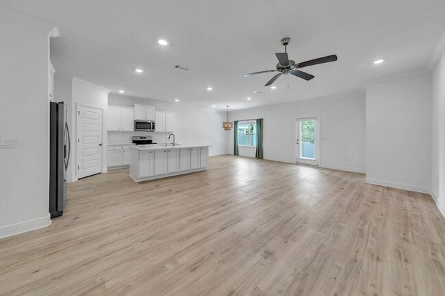 Building Photo - 247 JRS Wy