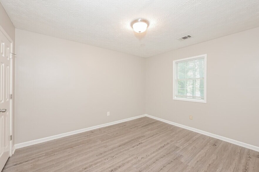 Building Photo - 989 Autumn Crest Ct