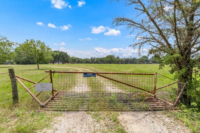 Building Photo - 4269 Wilcox Ln