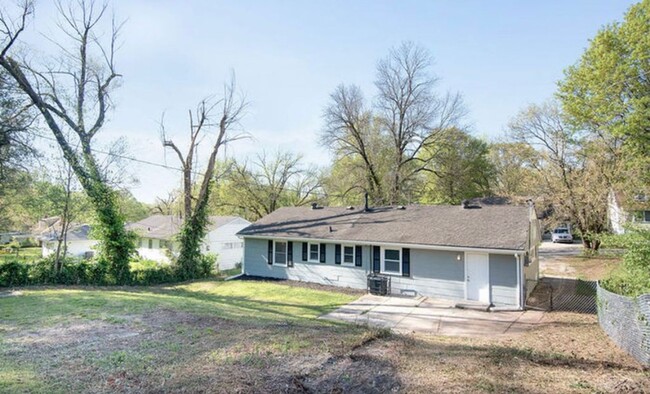 Building Photo - Coming Soon! South KC Home! $1325.00!
