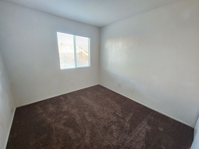 Building Photo - 71512 Sunflower Dr
