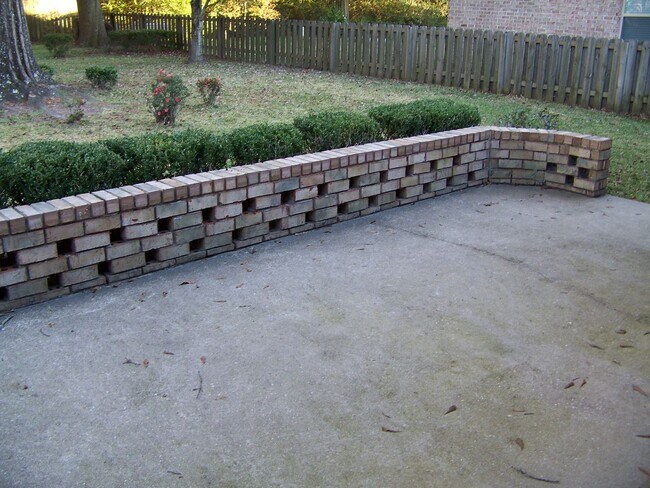 Building Photo - Beautiful 4-Bedroom Home - Heather Oaks