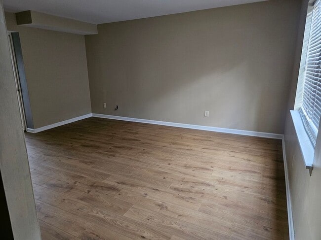 Building Photo - 2715 Southbury Cir