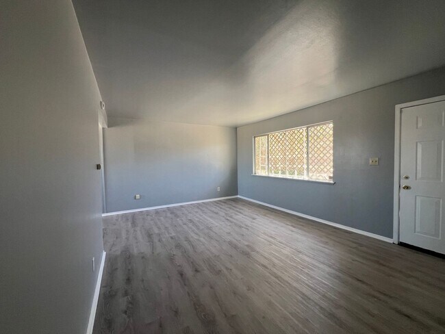 Building Photo - P369
