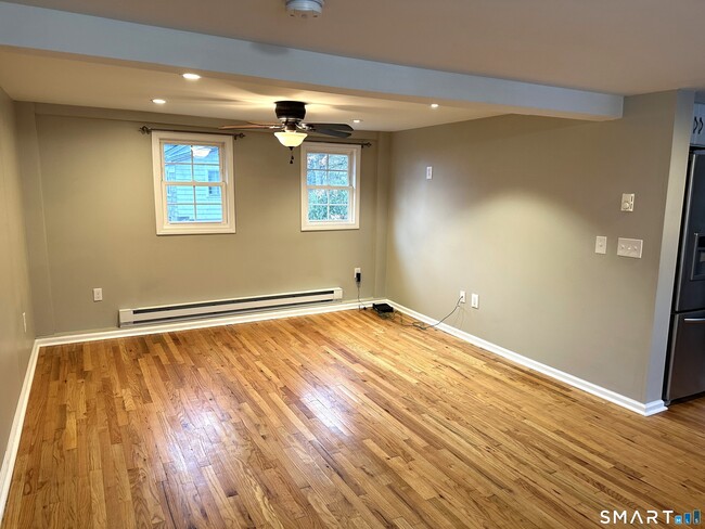 Building Photo - 11 Upper Malletts Ln