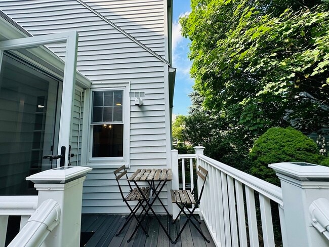 Building Photo - 20 Rockview Rd