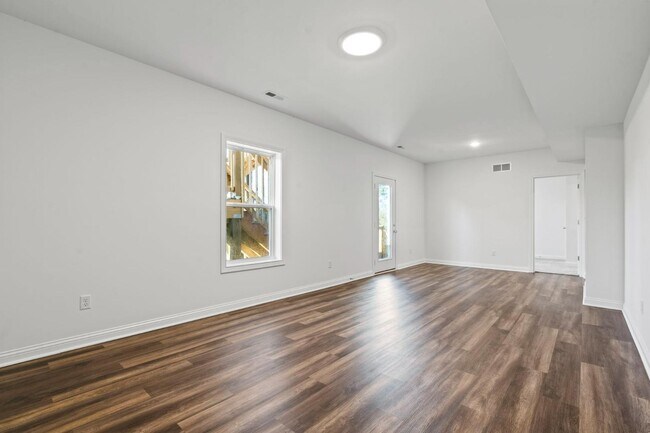 Building Photo - 929 Camden Ct