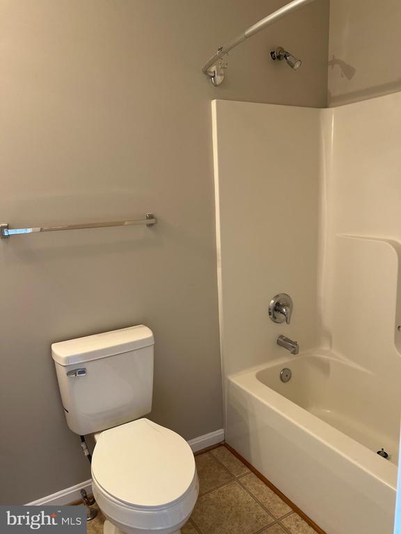 Building Photo - 868 Aztec Dr