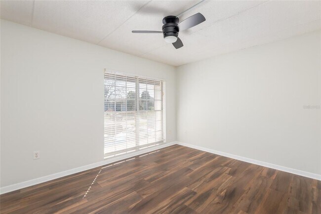 Building Photo - 3211 W De Leon St