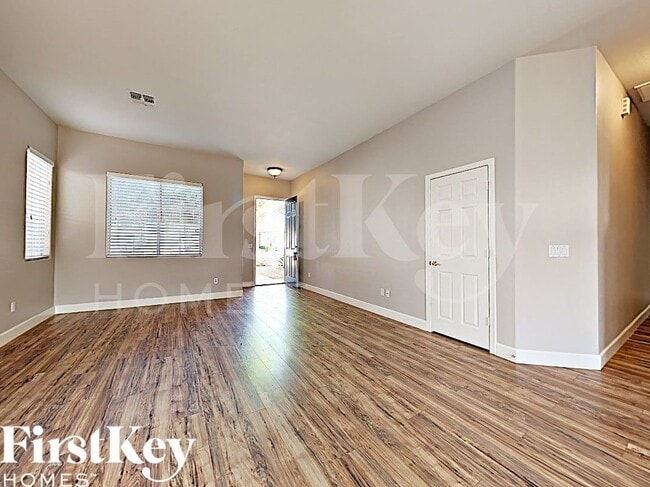 Building Photo - 13702 W Tara Ln