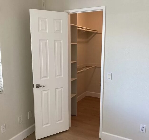 Building Photo - 224 Woodland Pkwy