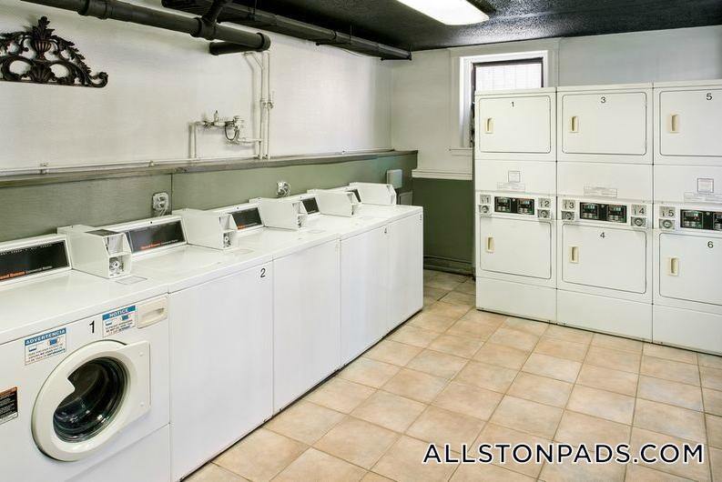 Building Photo - 5 Barrows St