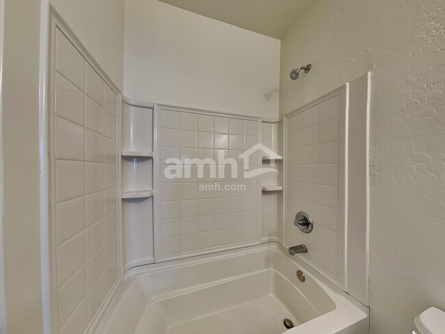Building Photo - 17664 N 185th Ln