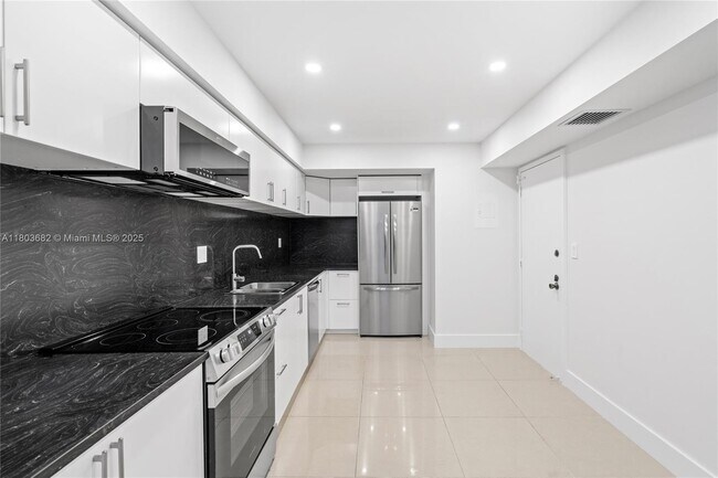 Building Photo - 600 Three Islands Boulevard
