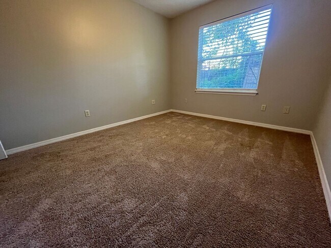 Building Photo - 3801 Donna Lynn Ln