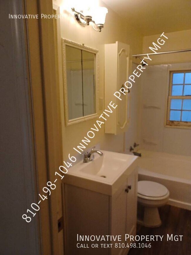 Building Photo - Recently refinished 3 bedroom , 1 bath home!