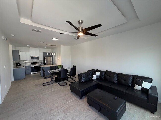 Building Photo - 9 Yuma Ave