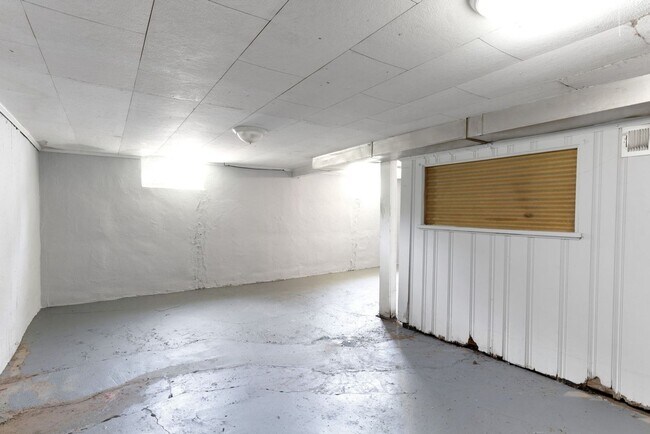 Building Photo - Charming 2BR House in Saint Louis